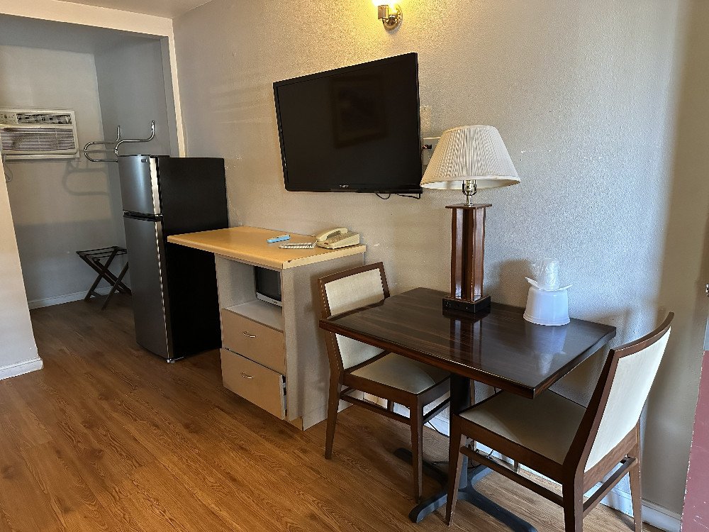 Budget Inn San Luis Obispo Gallery - Guestroom
